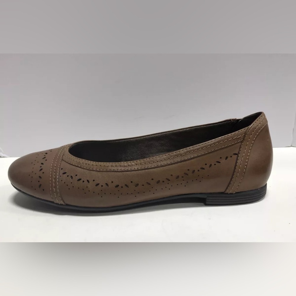 Earth Women's Brown Laser-Cut Leather Ballet Flats